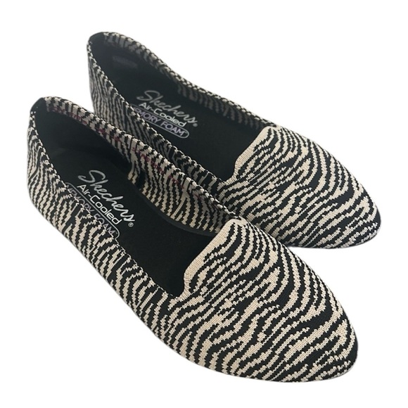 Sketchers pointed flats - Picture 2 of 6